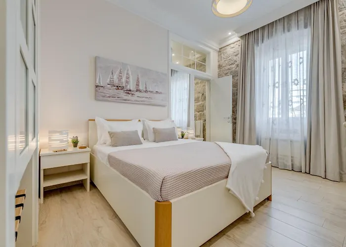 Victoria Luxury - Downtown