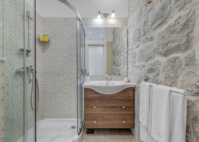 Victoria Luxury - Downtown 4*