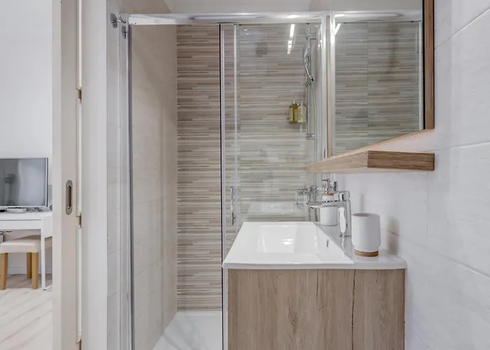 Victoria Luxury - Downtown בית הארחה 4*