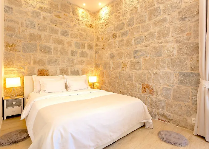 Victoria Luxury - Downtown 4*