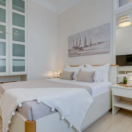 Gostinjska kuća Victoria Luxury - Downtown