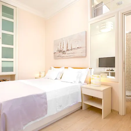 Victoria Luxury - Downtown Maison d'hôtes 4*