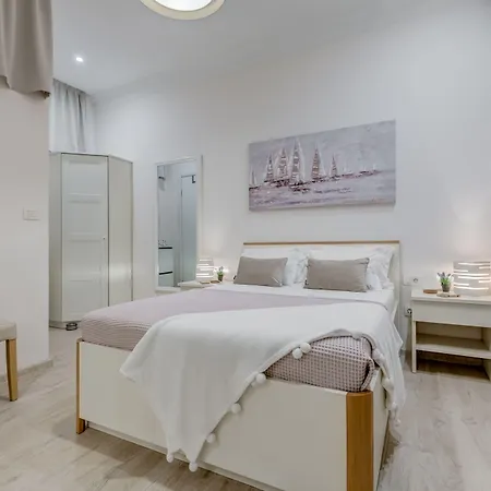 Victoria Luxury - Downtown Maison d'hôtes 4*