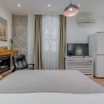 Victoria Luxury - Downtown Gasthuis 4*