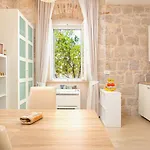 Victoria Luxury - Downtown Gasthuis 4*