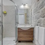 Victoria Luxury - Downtown 4*