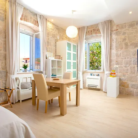 Victoria Luxury - Downtown Gasthof 4*