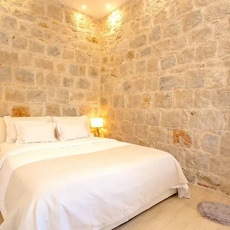 Victoria Luxury - Downtown 4*